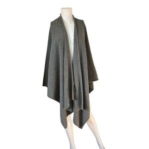 Balmoral Gray Geelong Lambswool Shawl Wrap Made in Scotland Soft Neutral Knit